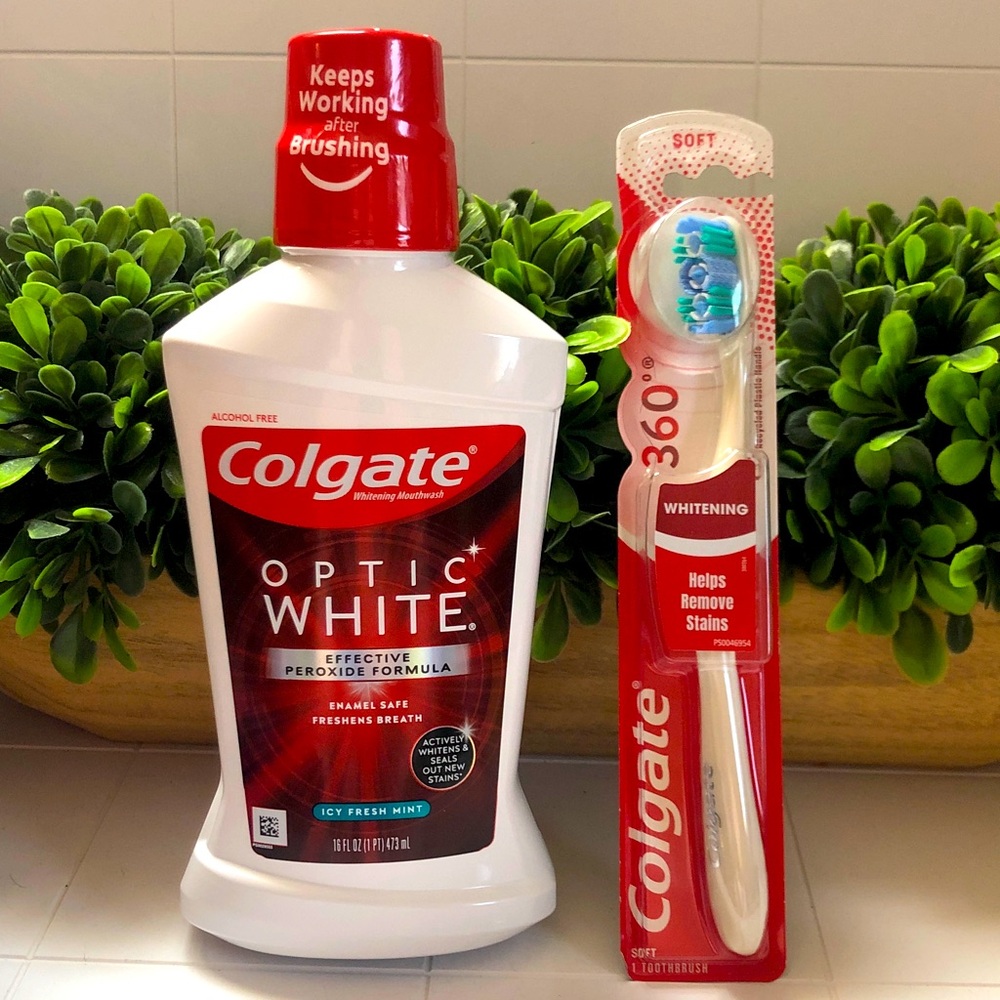 Colgate Optic White Mouthwash and Toothbrush Set